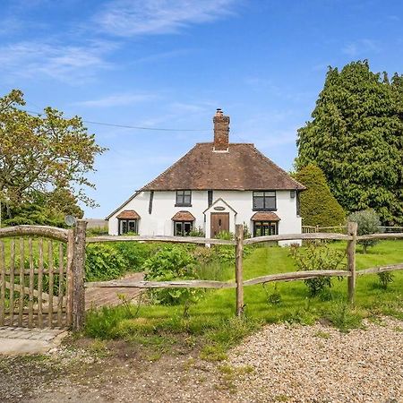 Local Walks Pub Gardens Pet Friendly Landscaped Gardens And Free Private Parking Villa Doddington  Exteriör bild