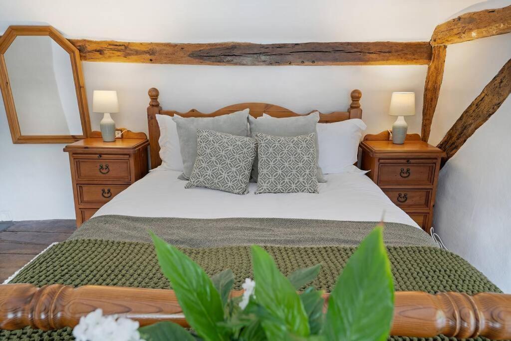 Local Walks Pub Gardens Pet Friendly Landscaped Gardens And Free Private Parking Villa Doddington  Exteriör bild