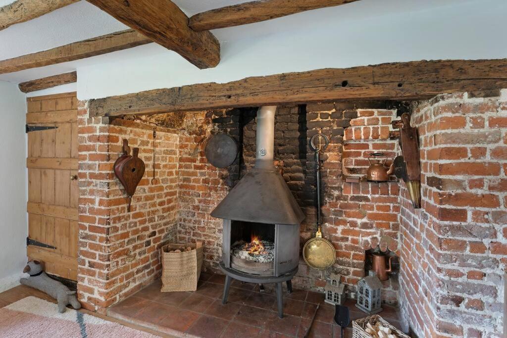 Local Walks Pub Gardens Pet Friendly Landscaped Gardens And Free Private Parking Villa Doddington  Exteriör bild