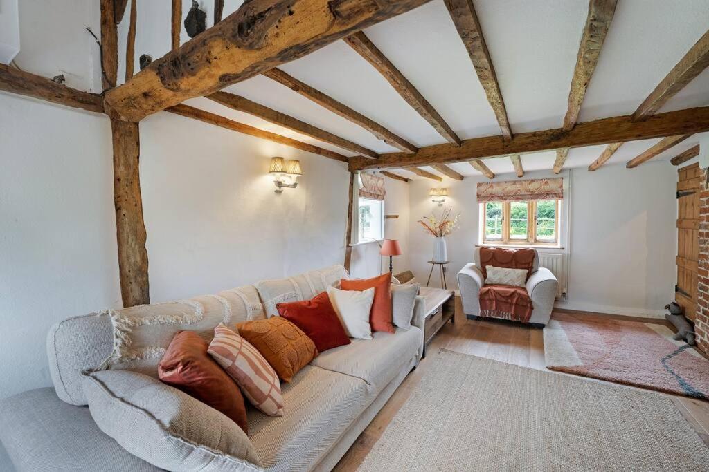 Local Walks Pub Gardens Pet Friendly Landscaped Gardens And Free Private Parking Villa Doddington  Exteriör bild