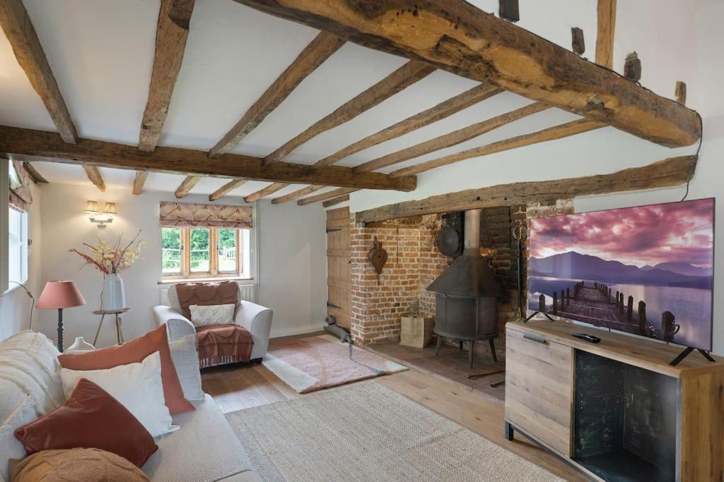 Local Walks Pub Gardens Pet Friendly Landscaped Gardens And Free Private Parking Villa Doddington  Exteriör bild