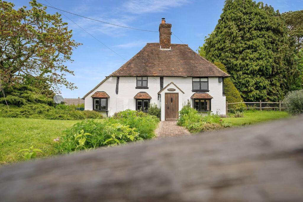 Local Walks Pub Gardens Pet Friendly Landscaped Gardens And Free Private Parking Villa Doddington  Exteriör bild